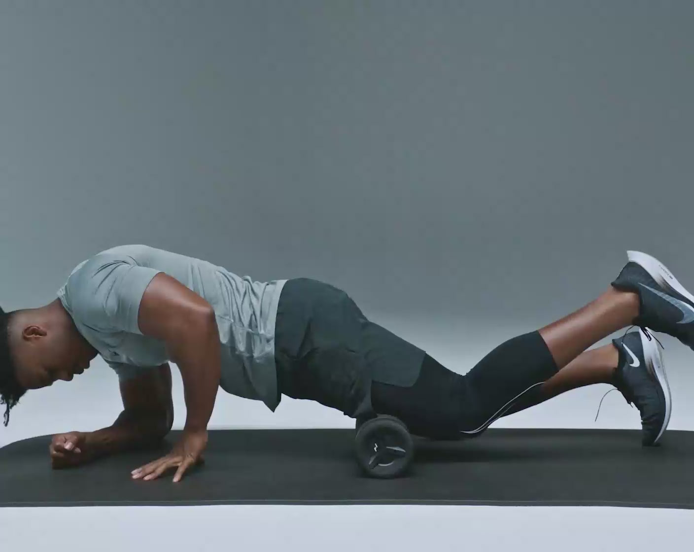 Vyper 3 バイパー 3 | フォームローラー型バイブレーションデバイス